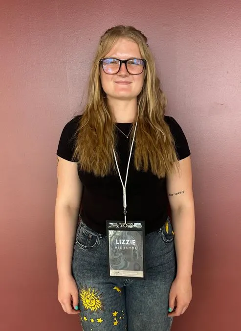 Lizzie ASL Tutor
